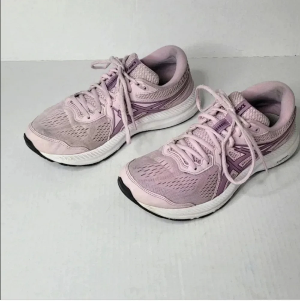 ASICS Gel Contend 7 'Amplifoam.  Size 8.5 Barely Rose'